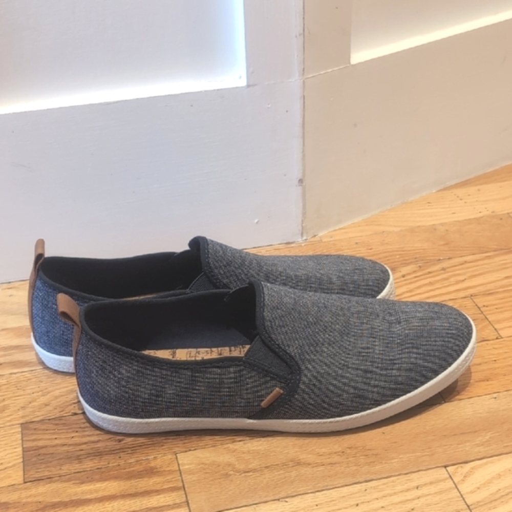 Men's Casual Slip-On Shoes - Black and Tan